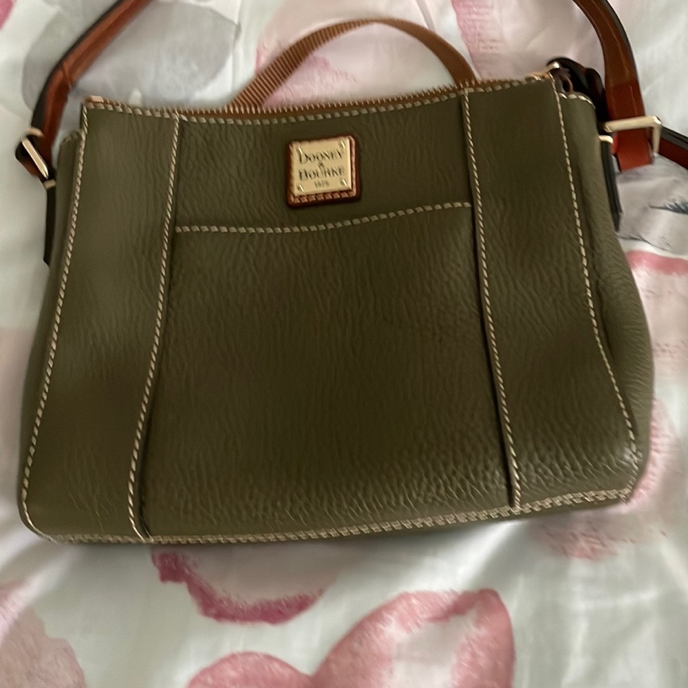 Dooney & Bourke Lexington crossbody in EUC.